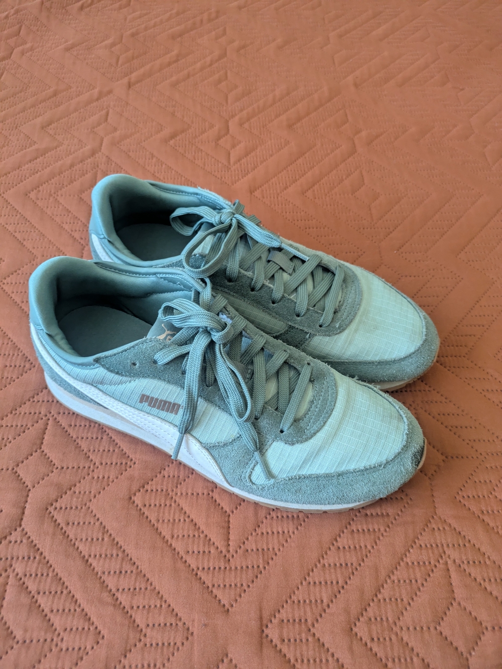 Women's's Puma Light Green Casual Sneakers - Stylish Everyday Comfort